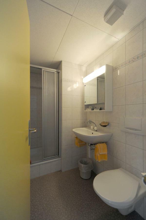 Hotel Krone Budget Lenk Exteriér fotografie